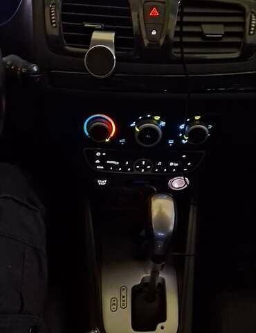 Чорний Рено Меган, об'ємом двигуна 1.46 л та пробігом 321 тис. км за 6999 $, фото 24 на Automoto.ua