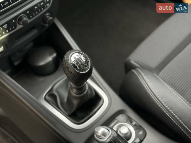 Черный Рено Меган, объемом двигателя 2 л и пробегом 245 тыс. км за 8499 $, фото 38 на Automoto.ua