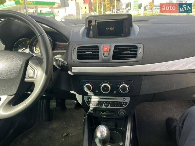 Черный Рено Меган, объемом двигателя 1.5 л и пробегом 288 тыс. км за 7700 $, фото 8 на Automoto.ua