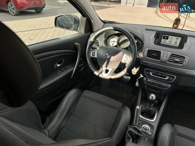 Черный Рено Меган, объемом двигателя 2 л и пробегом 245 тыс. км за 8499 $, фото 43 на Automoto.ua