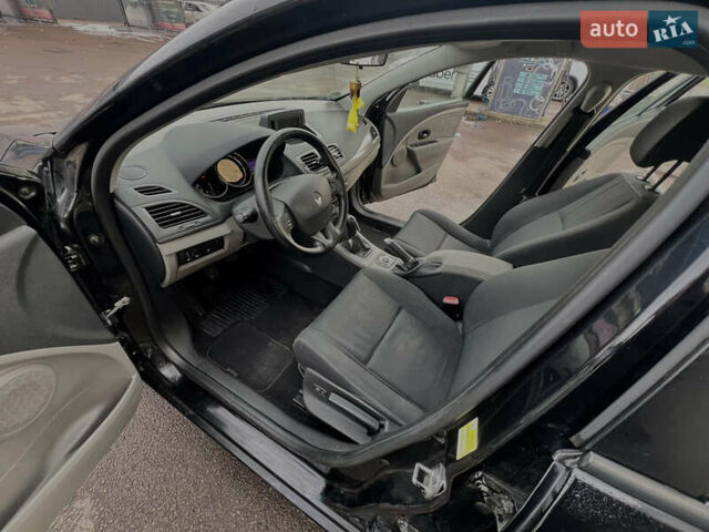 Чорний Рено Меган, об'ємом двигуна 1.6 л та пробігом 219 тис. км за 6800 $, фото 5 на Automoto.ua