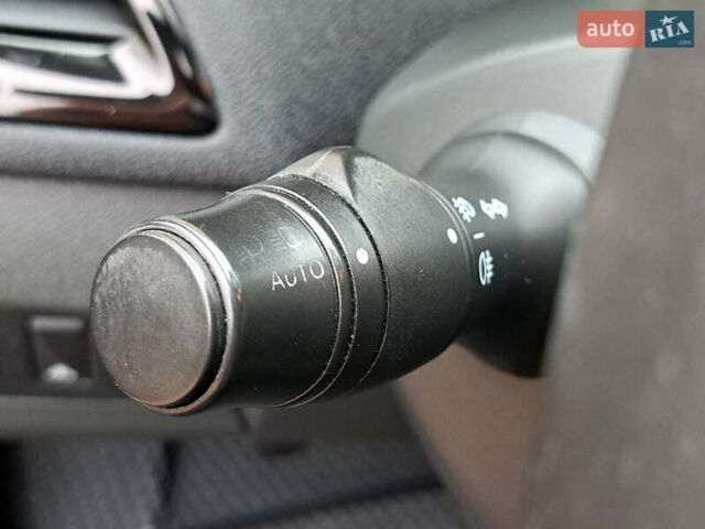 Черный Рено Меган, объемом двигателя 1.46 л и пробегом 249 тыс. км за 7650 $, фото 81 на Automoto.ua