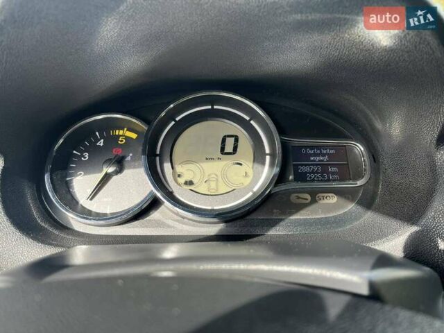 Черный Рено Меган, объемом двигателя 1.5 л и пробегом 288 тыс. км за 7700 $, фото 17 на Automoto.ua