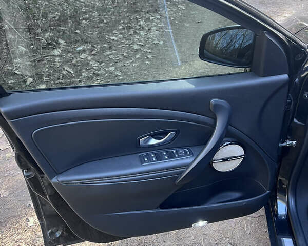 Черный Рено Меган, объемом двигателя 1.46 л и пробегом 220 тыс. км за 7600 $, фото 9 на Automoto.ua