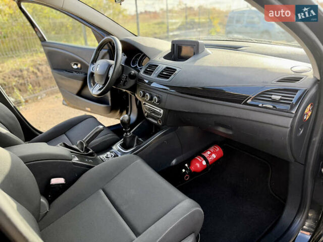 Черный Рено Меган, объемом двигателя 1.5 л и пробегом 204 тыс. км за 7950 $, фото 16 на Automoto.ua