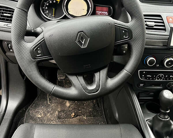 Черный Рено Меган, объемом двигателя 1.6 л и пробегом 219 тыс. км за 7450 $, фото 34 на Automoto.ua