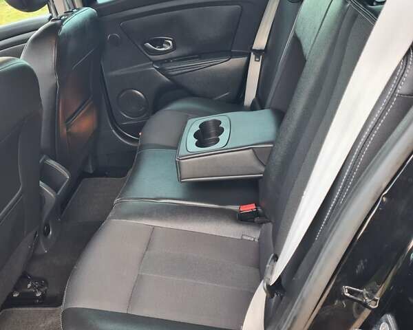 Черный Рено Меган, объемом двигателя 1.46 л и пробегом 236 тыс. км за 7800 $, фото 89 на Automoto.ua