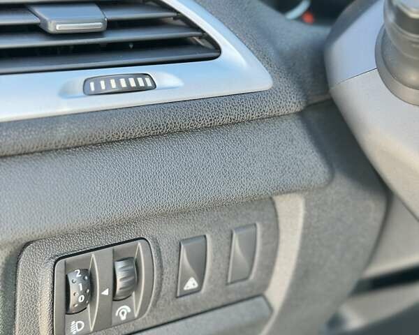 Чорний Рено Меган, об'ємом двигуна 1.6 л та пробігом 213 тис. км за 7500 $, фото 29 на Automoto.ua