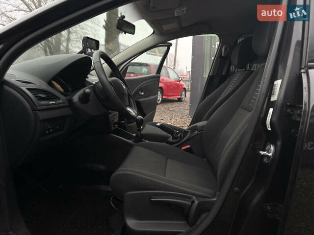 Черный Рено Меган, объемом двигателя 1.6 л и пробегом 285 тыс. км за 7300 $, фото 8 на Automoto.ua