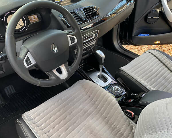 Чорний Рено Меган, об'ємом двигуна 1.46 л та пробігом 266 тис. км за 8200 $, фото 32 на Automoto.ua