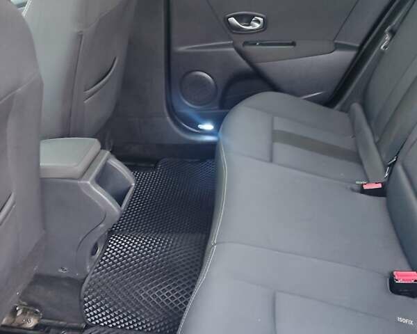 Черный Рено Меган, объемом двигателя 1.46 л и пробегом 267 тыс. км за 7200 $, фото 12 на Automoto.ua