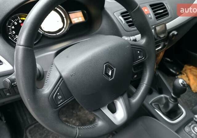 Черный Рено Меган, объемом двигателя 1.6 л и пробегом 212 тыс. км за 8500 $, фото 23 на Automoto.ua