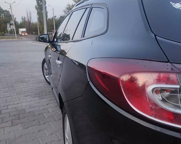 Черный Рено Меган, объемом двигателя 1.46 л и пробегом 312 тыс. км за 7000 $, фото 1 на Automoto.ua