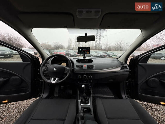 Черный Рено Меган, объемом двигателя 1.6 л и пробегом 285 тыс. км за 7300 $, фото 13 на Automoto.ua