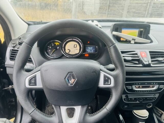 Черный Рено Меган, объемом двигателя 1.9 л и пробегом 260 тыс. км за 3800 $, фото 10 на Automoto.ua