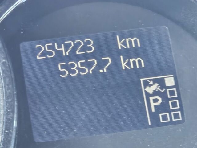 Черный Рено Меган, объемом двигателя 1.5 л и пробегом 254 тыс. км за 11629 $, фото 8 на Automoto.ua