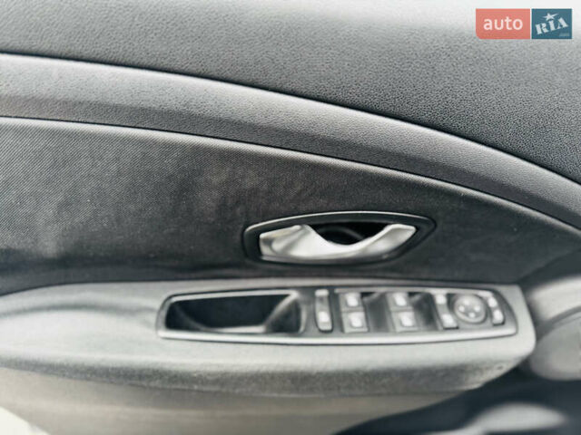 Чорний Рено Меган, об'ємом двигуна 1.6 л та пробігом 149 тис. км за 7200 $, фото 44 на Automoto.ua