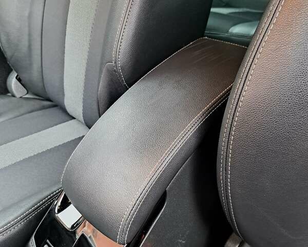 Черный Рено Меган, объемом двигателя 1.46 л и пробегом 249 тыс. км за 7650 $, фото 98 на Automoto.ua