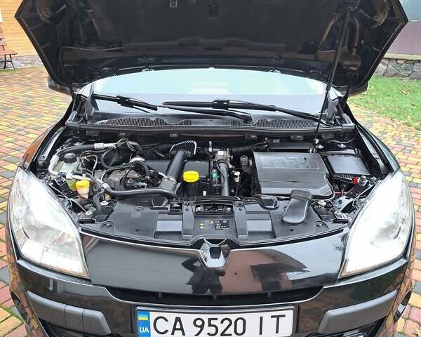 Черный Рено Меган, объемом двигателя 1.46 л и пробегом 249 тыс. км за 7650 $, фото 158 на Automoto.ua