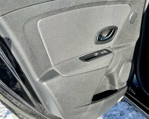 Чорний Рено Меган, об'ємом двигуна 1.6 л та пробігом 213 тис. км за 7500 $, фото 39 на Automoto.ua