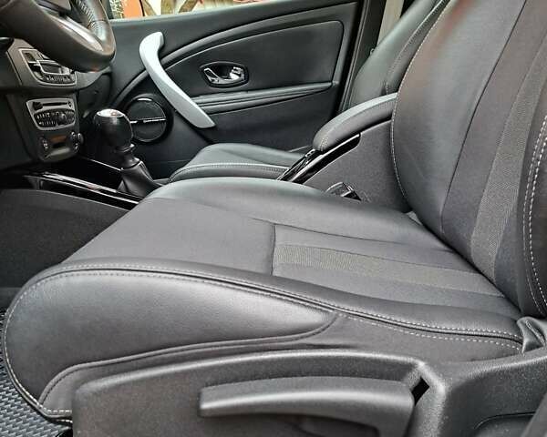 Черный Рено Меган, объемом двигателя 1.46 л и пробегом 249 тыс. км за 7650 $, фото 72 на Automoto.ua