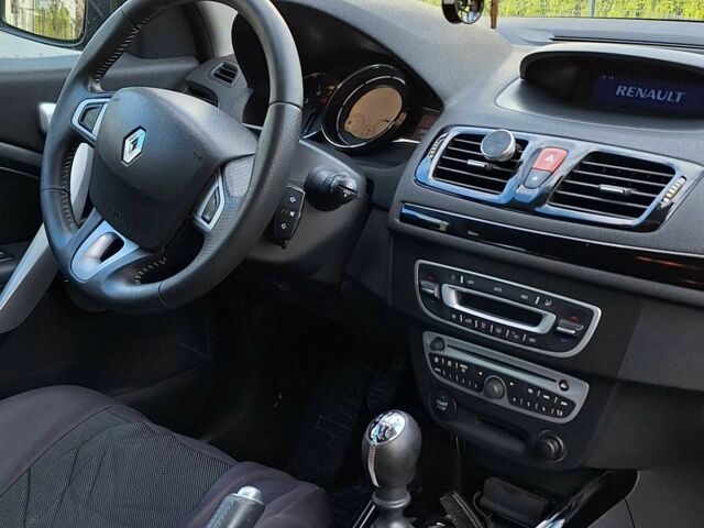 Черный Рено Меган, объемом двигателя 1.5 л и пробегом 281 тыс. км за 7399 $, фото 5 на Automoto.ua