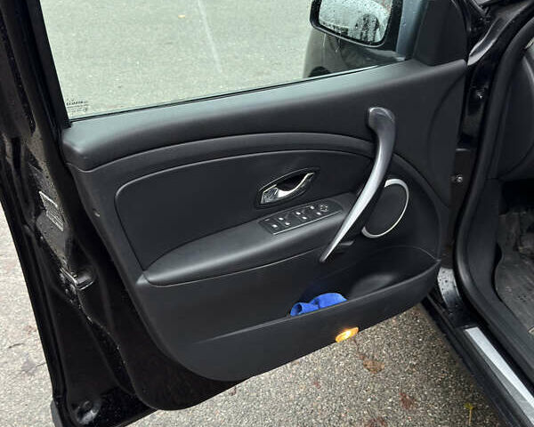 Черный Рено Меган, объемом двигателя 1.46 л и пробегом 345 тыс. км за 6500 $, фото 8 на Automoto.ua