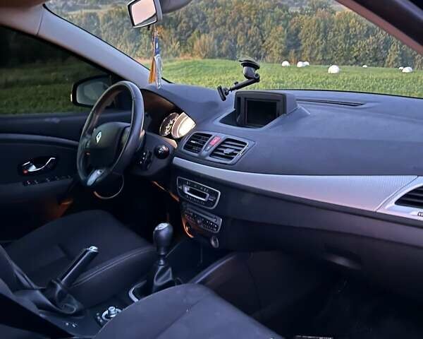 Черный Рено Меган, объемом двигателя 1.46 л и пробегом 179 тыс. км за 7500 $, фото 6 на Automoto.ua