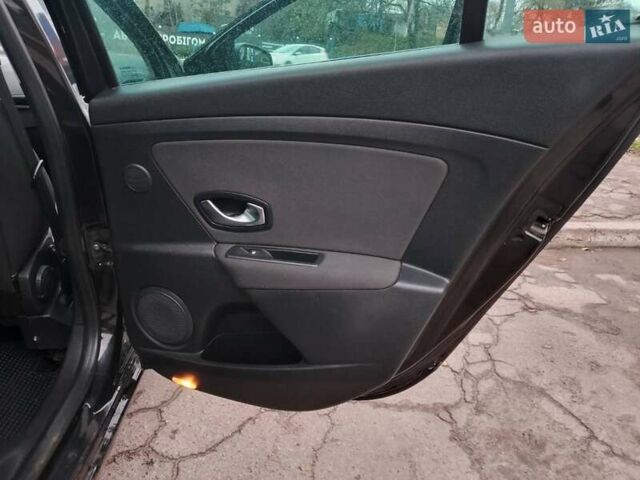 Черный Рено Меган, объемом двигателя 1.4 л и пробегом 225 тыс. км за 7500 $, фото 12 на Automoto.ua