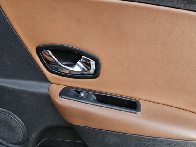 Черный Рено Меган, объемом двигателя 1.5 л и пробегом 254 тыс. км за 11629 $, фото 14 на Automoto.ua