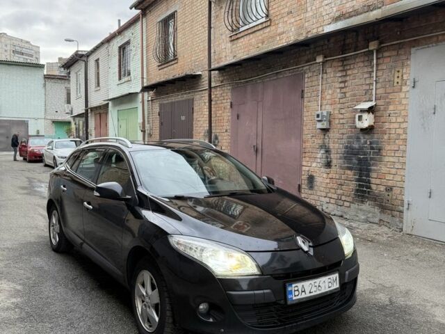Рено Меган 2011 у Києві на Automoto.ua Чорний Рено Меган, об'ємом двигуна 1.5 л та пробігом 299 тис. км за 6850 $, фото 4 на Automoto.ua