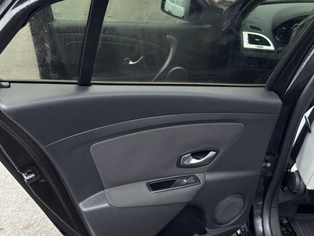 Черный Рено Меган, объемом двигателя 1.5 л и пробегом 340 тыс. км за 6500 $, фото 15 на Automoto.ua