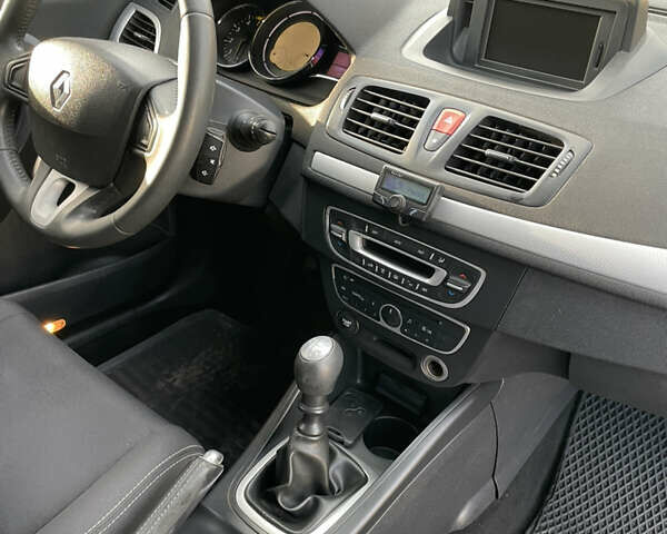 Черный Рено Меган, объемом двигателя 1.5 л и пробегом 251 тыс. км за 6500 $, фото 8 на Automoto.ua