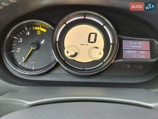 Черный Рено Меган, объемом двигателя 1.46 л и пробегом 249 тыс. км за 7650 $, фото 84 на Automoto.ua