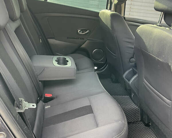 Черный Рено Меган, объемом двигателя 1.5 л и пробегом 251 тыс. км за 6500 $, фото 14 на Automoto.ua