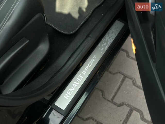Черный Рено Меган, объемом двигателя 2 л и пробегом 245 тыс. км за 8499 $, фото 46 на Automoto.ua