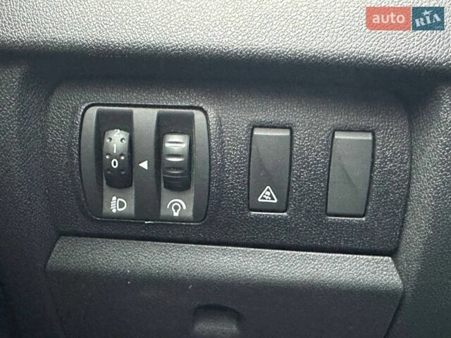 Черный Рено Меган, объемом двигателя 1.87 л и пробегом 192 тыс. км за 8490 $, фото 23 на Automoto.ua