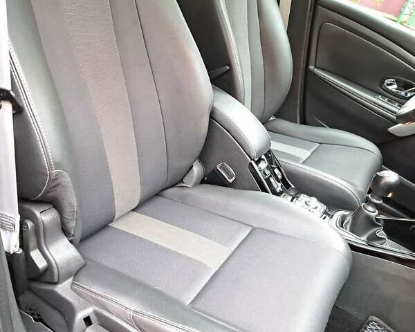 Черный Рено Меган, объемом двигателя 1.46 л и пробегом 249 тыс. км за 7650 $, фото 157 на Automoto.ua