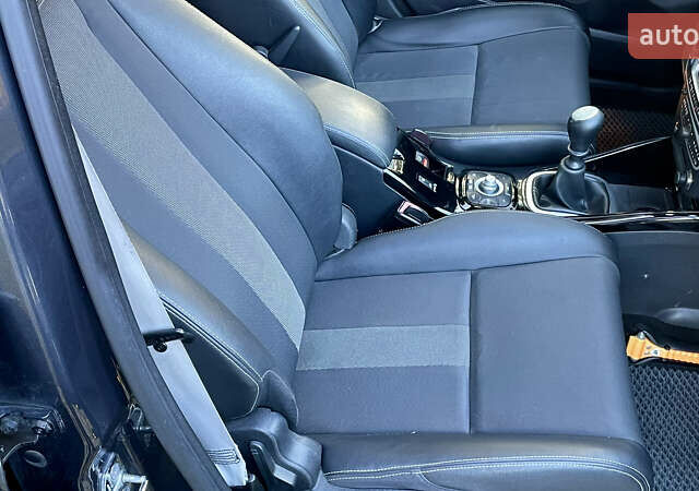 Рено Меган 2011 в Житомире на Automoto.ua Черный Рено Меган, объемом двигателя 1.46 л и пробегом 256 тыс. км за 7300 $, фото 31 на Automoto.ua