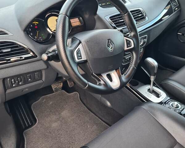 Черный Рено Меган, объемом двигателя 1.46 л и пробегом 236 тыс. км за 7800 $, фото 82 на Automoto.ua