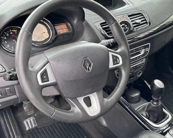 Черный Рено Меган, объемом двигателя 1.4 л и пробегом 306 тыс. км за 7000 $, фото 13 на Automoto.ua