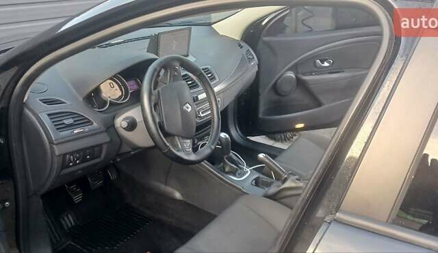 Черный Рено Меган, объемом двигателя 1.5 л и пробегом 202 тыс. км за 7700 $, фото 11 на Automoto.ua