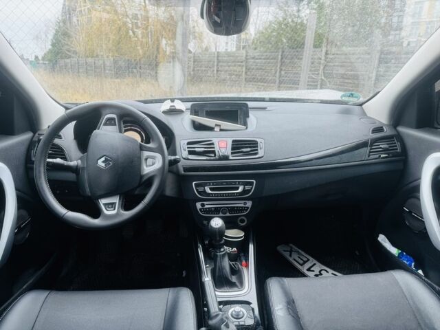 Черный Рено Меган, объемом двигателя 1.9 л и пробегом 260 тыс. км за 3800 $, фото 7 на Automoto.ua