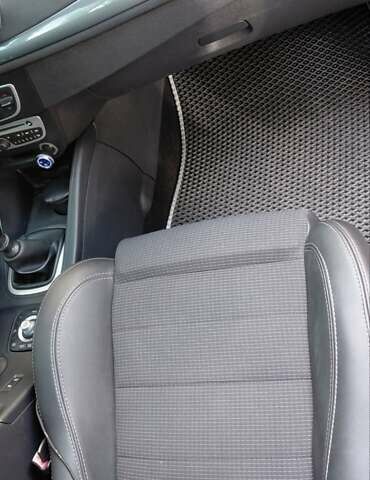 Черный Рено Меган, объемом двигателя 2 л и пробегом 223 тыс. км за 8900 $, фото 45 на Automoto.ua