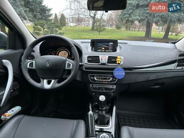 Черный Рено Меган, объемом двигателя 1.4 л и пробегом 298 тыс. км за 5350 $, фото 16 на Automoto.ua
