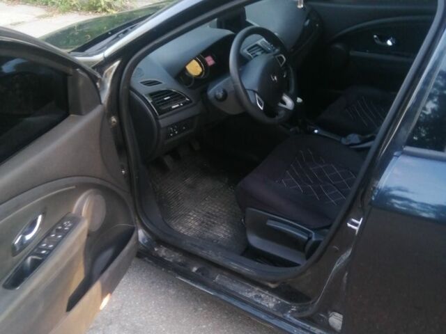 Черный Рено Меган, объемом двигателя 0 л и пробегом 265 тыс. км за 5500 $, фото 5 на Automoto.ua