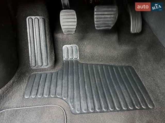 Черный Рено Меган, объемом двигателя 1.46 л и пробегом 249 тыс. км за 7650 $, фото 107 на Automoto.ua