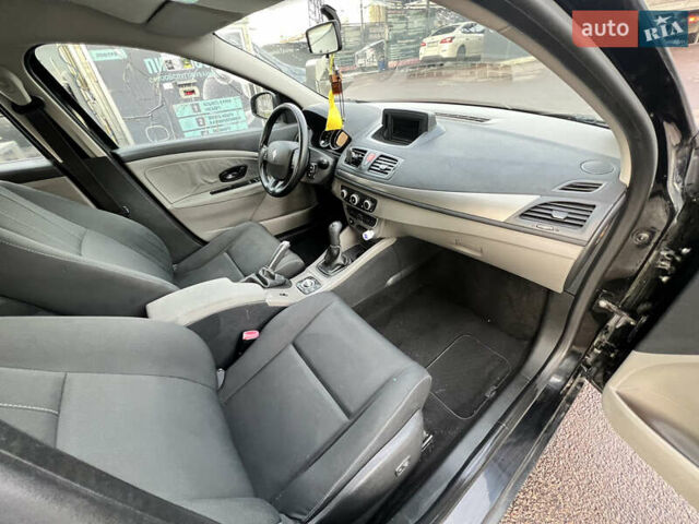 Чорний Рено Меган, об'ємом двигуна 1.6 л та пробігом 219 тис. км за 6800 $, фото 9 на Automoto.ua