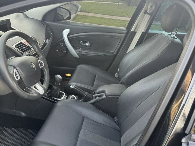 Чорний Рено Меган, об'ємом двигуна 1.9 л та пробігом 261 тис. км за 6500 $, фото 19 на Automoto.ua