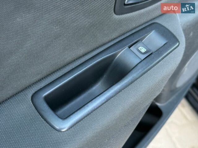 Черный Рено Меган, объемом двигателя 1.5 л и пробегом 227 тыс. км за 6550 $, фото 28 на Automoto.ua